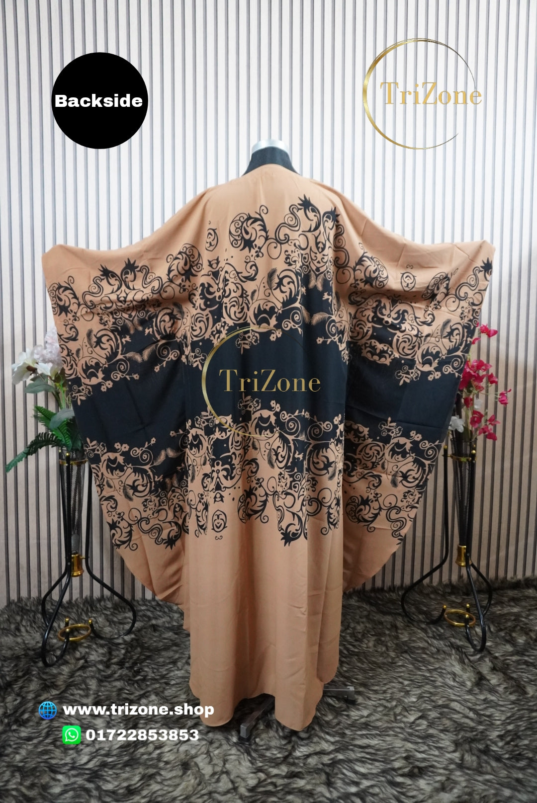Skin-Black Middlework প্রিন্টের লং আবায়া।