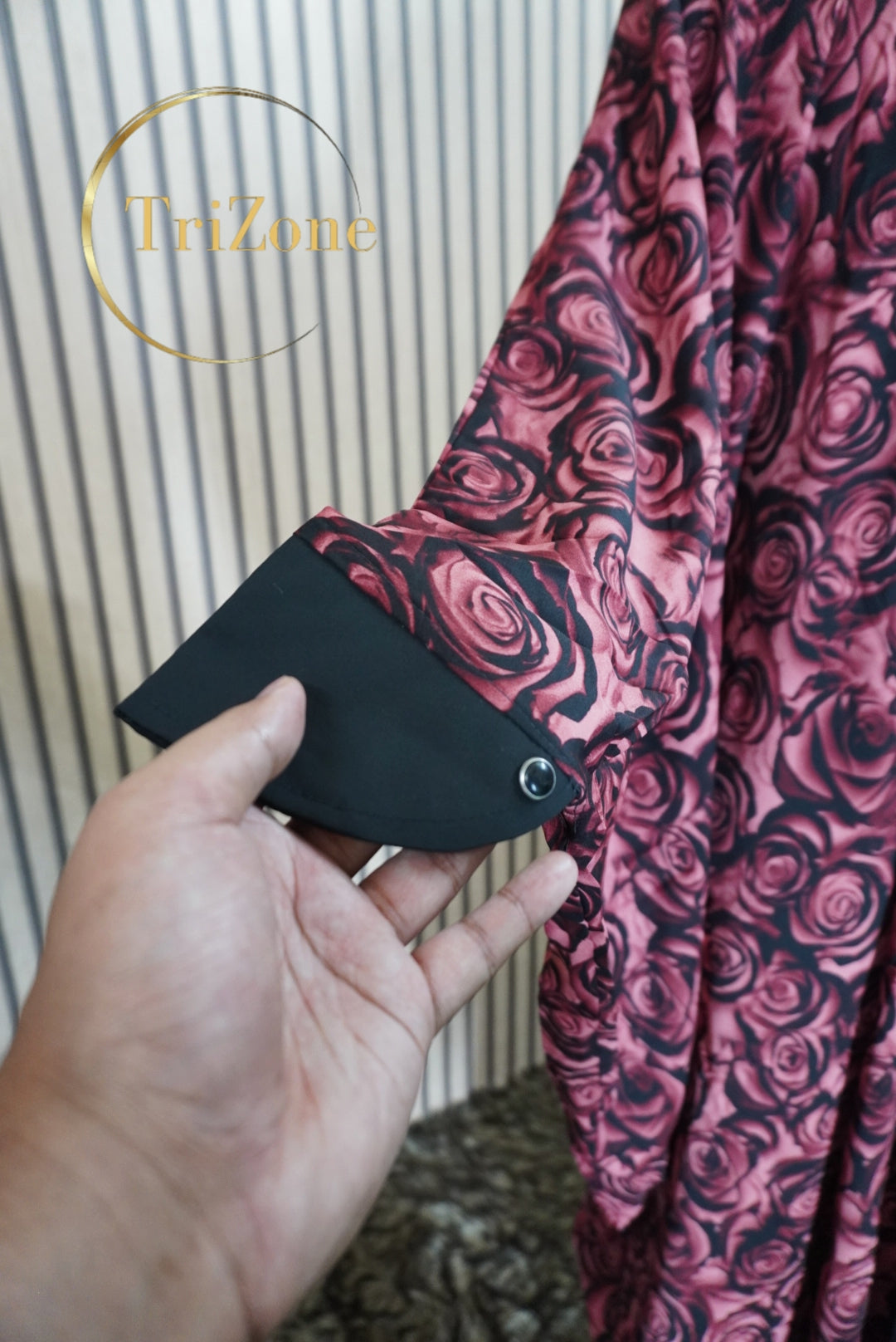 Rose x black- প্রিন্টের লং কাফতান আবায়া