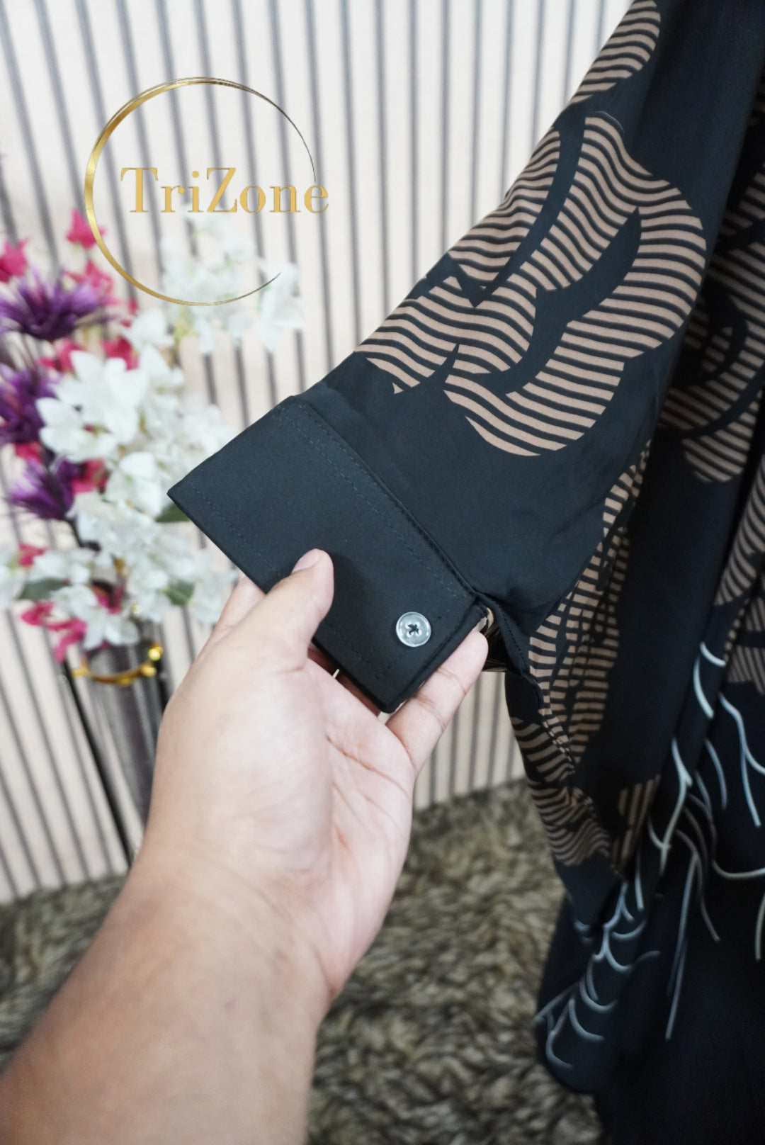 #Rosy Black প্রিন্টের লং কাফতান আবায়া ।