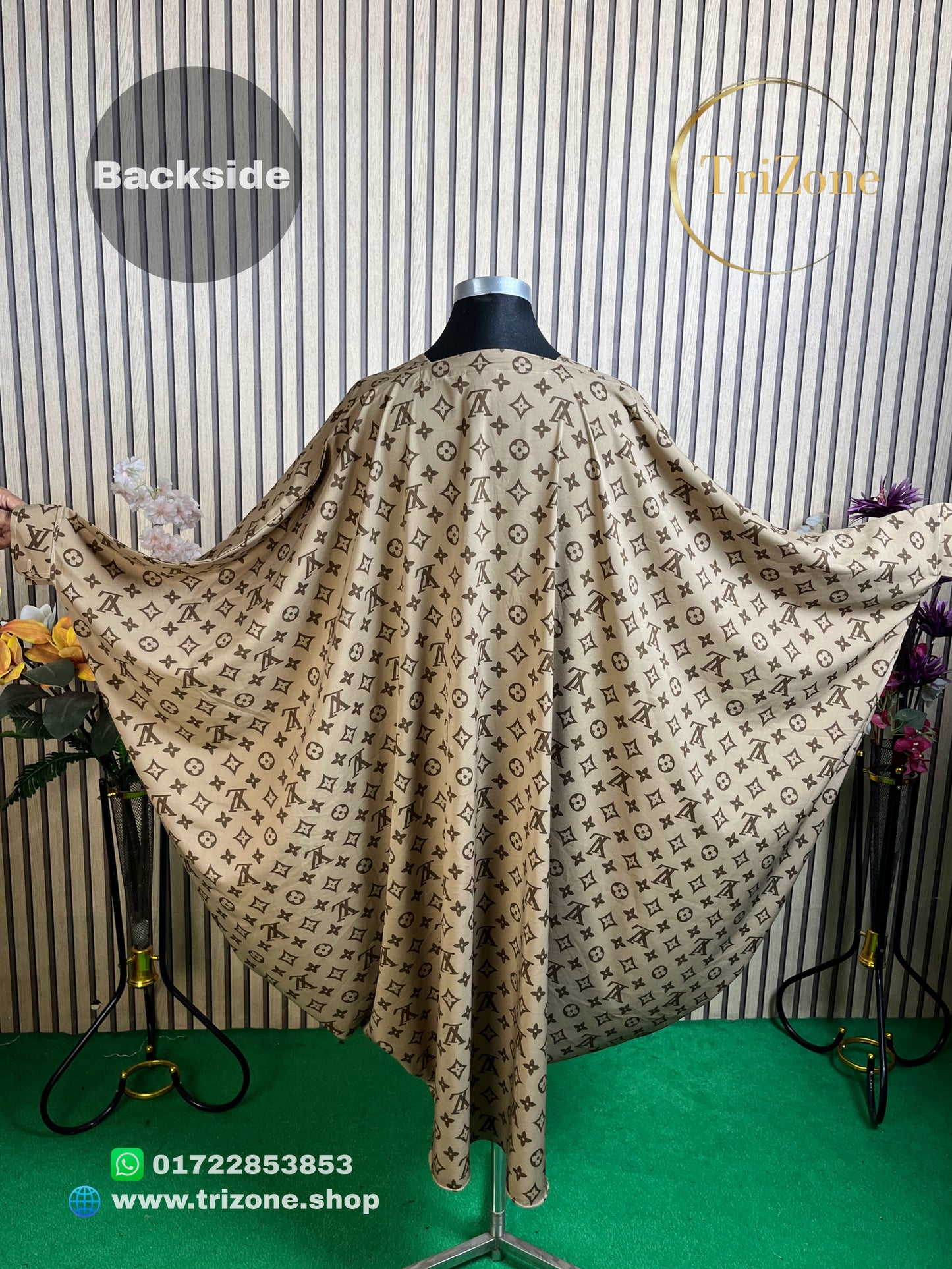 Louis Vuitton প্রিন্ট (শর্ট আবায়া)