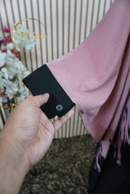 Pink & Black প্রিন্টের লং কাফতান আবায়া।